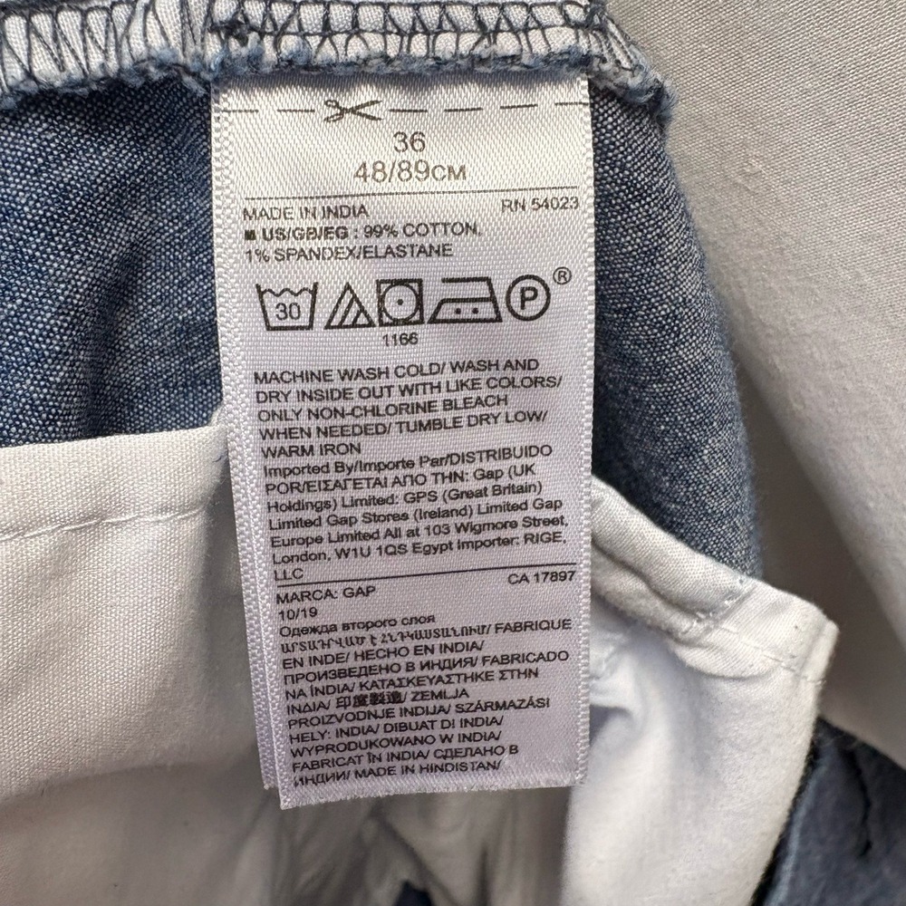 GAP Shorts Men Sz 36 Chambray Blue Essential Khaki 10" Inseam Lightweight - Picture 9 of 13
